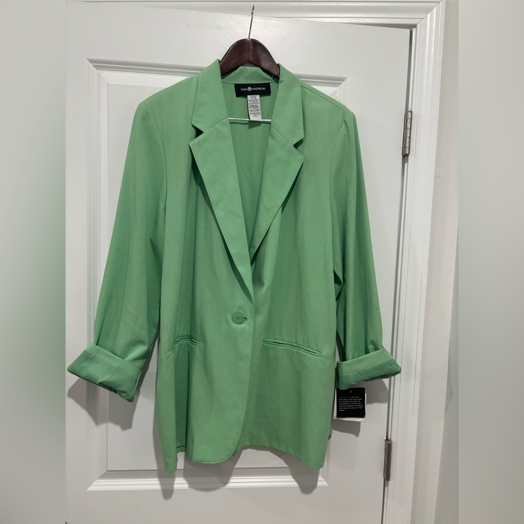 Green Blazer Perfect For Spring And Oversize Looks